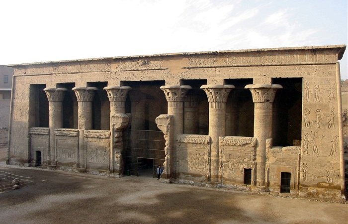 On Budget Dahabiya Boat From Egypt tour